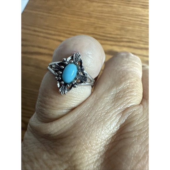 Silver Tone Turquoise Ring Size 6 - Picture 1 of 3